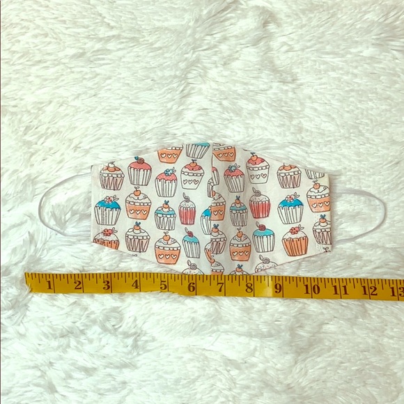 HANDMADE Cupcake Face Mask - Picture 5 of 5